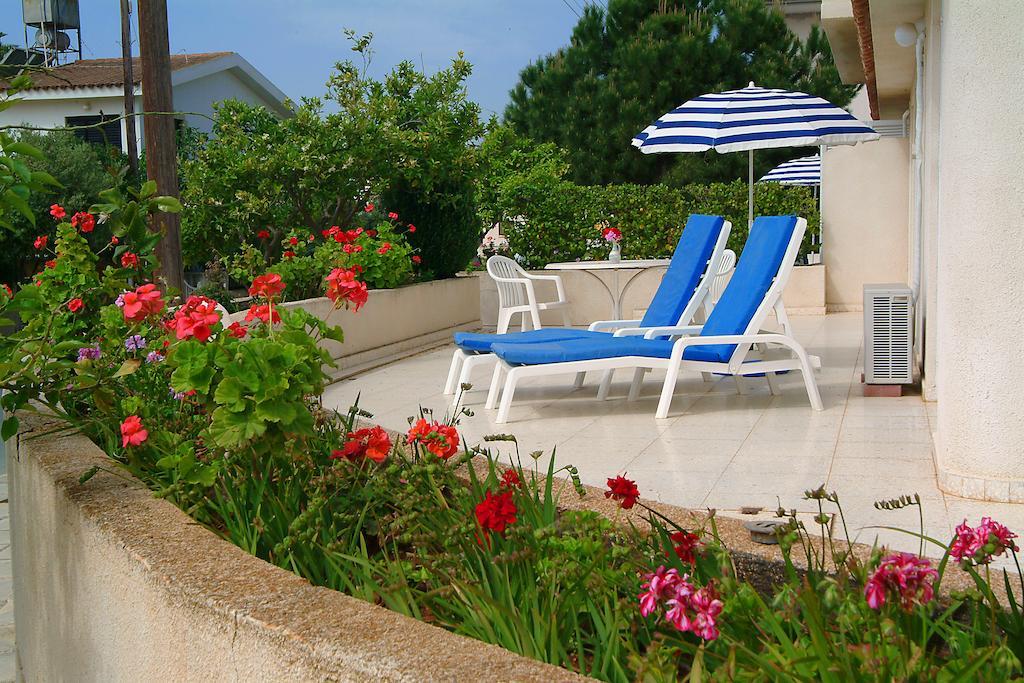 Sunbay Apartments Pyla Exteriör bild