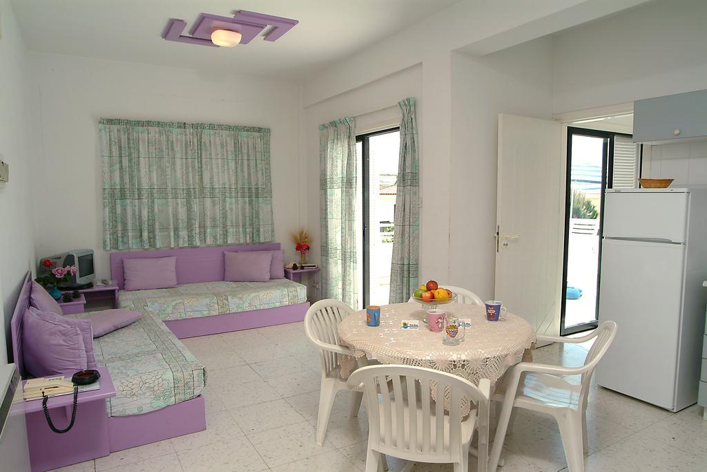 Sunbay Apartments Pyla Exteriör bild